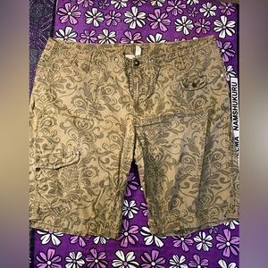 Venezia paisley style long shorts Women’s size 24